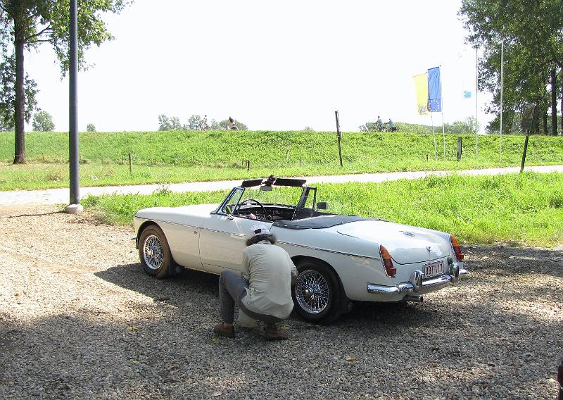 Het bestuur heeft dit uitstekend gezegd, SHOW EN SHINE, en dit alles onder een blakende zon op de locatie De Blookberg te Zutendaal (31).JPG